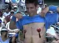 Djoko drague en plein match