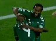 Govou et Cisse ont saoule le Barca