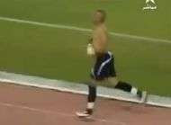 Il quitte le terrain après une enieme erreur