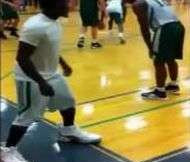 Nate Robinson imite le Shaq