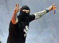 200 000 euros pour les hooligans serbes