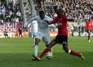 LOM joue mal mais gagne