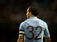 Tevez fracasse par De Jong