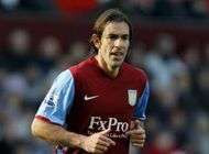 Pires tacle Gerard Houllier