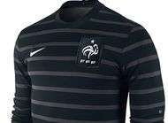 Le gardien de l'équipe de France a aussi son nouveau maillot