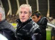 FIFA Luis Fernandez rehabilite