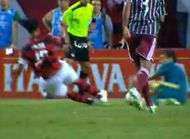 La tacle assassin de Ronaldinho