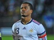 Evra se croit adore des Francais