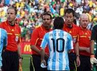 Un fan de Messi arbitrera le clasico