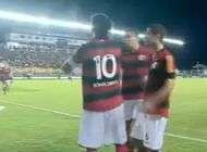 Ronaldinho regale et marque des son premier match