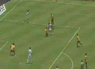 Trois dribbles deux petits ponts une lucarne et le titre