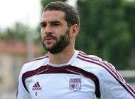 Lisandro pret à esquiver Garde