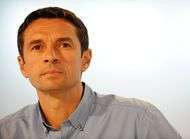 OL Garde fout du monde a la porte