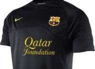 Barca Le maillot noir fait un tabac