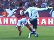 Ronaldinho ridiculise un gardien