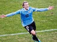 Le coup de main de Forlan a Lille