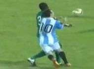 Messi se fait detruire par le nouveau Taiwo