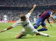 Real Pepe distribue des billets