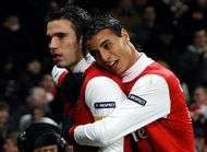 Arsenal Chamakh bave sur Van Persie