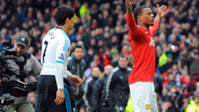 Premier League : vers une médiation entre Evra et Suarez ?