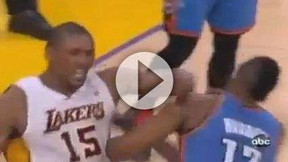 NBA : lincroyable coup de coude de Ron Artest