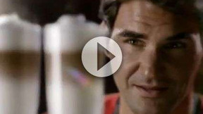 Federer imite Georges Clooney