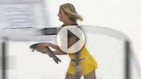 Un poisson sur la glace dans un match de hockey !