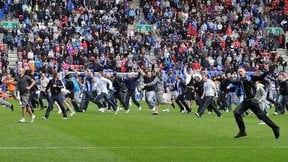 Un fan des Wolves fait fuir des centaines de supporters de Wigan