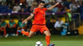 Arsenal repousse une offre pour Van Persie