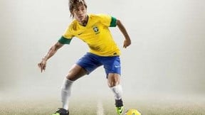 Neymar présente ses nouvelles chaussures