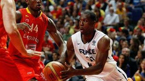 JO 2012 - Basket : Florent Piétrus a le masque