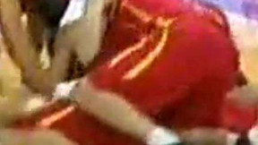 Basket : l’incroyable shoot au buzzer lors de Serbie-Montenegro