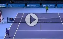 Le retour de service bizarre de Federer (vidéo)