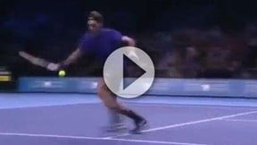 Lincroyable passing de Federer (vidéo)