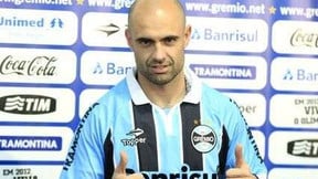 Cris présenté à Grêmio