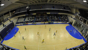 Un coup franc joué de la tête (vidéo)