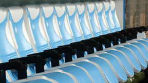 Il oublie son short avant d’entrer en jeu (vidéo)