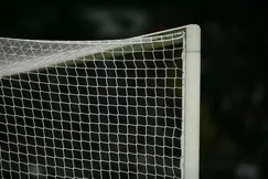 Un coup du foulard sur penalty en pleine lucarne avec les yeux bandés (vidéo)