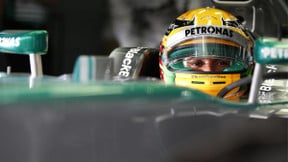 Hamilton : « L’habitude de m’arrêter au stand McLaren »