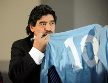 Milan AC : Maradona vole au secours de Balotelli !