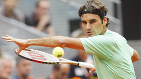 Federer corrige Simon