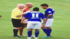 Vidéo : Il baisse le short de son adversaire en plein match