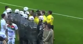 Vidéo : La police obligée d’intervenir lors d’un match au Brésil