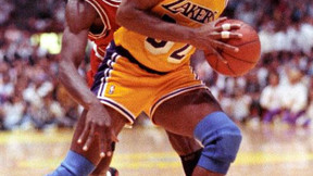 Basket - NBA : Magic encense Jordan