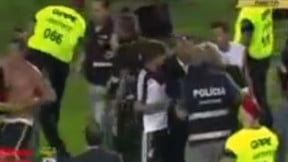 L’entraîneur de Benfica s’en prend à la police (Vidéo)