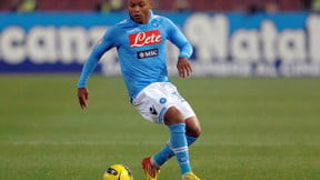 Mercato - Naples : Zuniga rempile