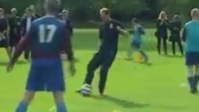 Premier League : Le Prince William se met au foot ! (Vidéo)