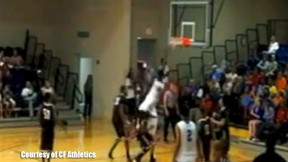 Basket : Le dunk de l’année ? (vidéo)