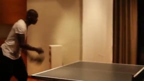 Milan AC : Mario Balotelli et Rohff jouent au ping-pong (vidéo)