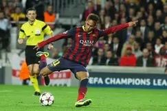 Barcelone : Neymar harcelé par des fans au téléphone ?